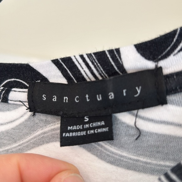 Sanctuary Top black and white boxy top - Picture 2 of 7